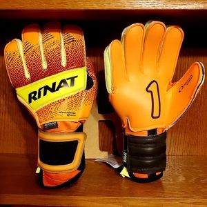 Goalkeeper gloves